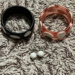 3 piece women’s jewelry.